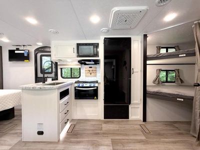 2025 Venture Stratus - Photo 7