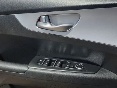 2024 Kia Forte - Photo 17
