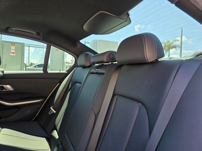 2023 BMW 3 Series — photo 16 view