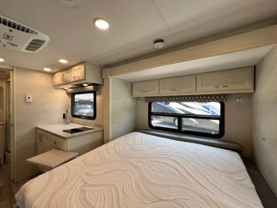 2023 Tiffin MIDAS — photo 17 view