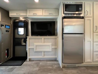 2023 Tiffin MIDAS — photo 14 view