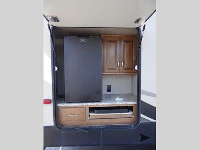 2018 Keystone RV Laredo - Photo 13