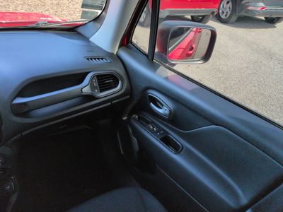 2023 Jeep Renegade - Photo 17