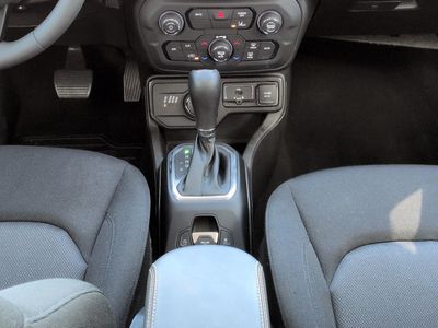 2023 Jeep Renegade - Photo 19
