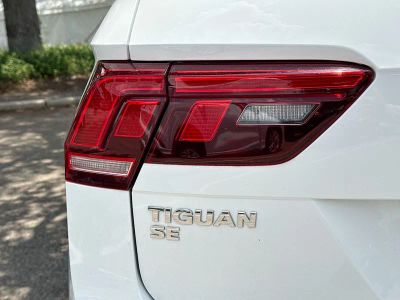 2021 Volkswagen Tiguan — photo 10 view