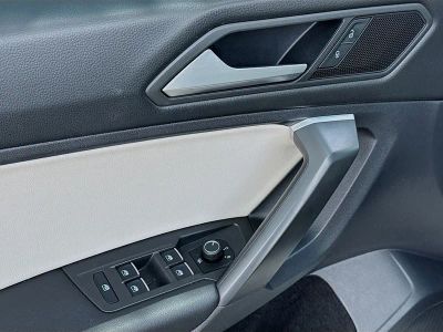 2021 Volkswagen Tiguan — photo 22 view