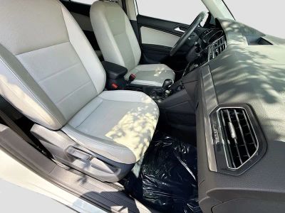 2021 Volkswagen Tiguan — photo 13 view