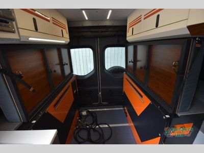 2025 Remote Vans Remote Vans - Photo 33