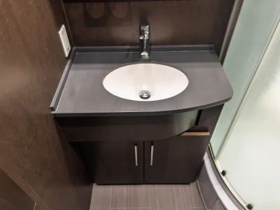 2019 Leisure Travel Vans UNITY — photo 13 view
