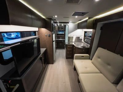 2019 Leisure Travel Vans UNITY — detail view