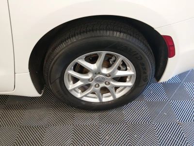 2023 Chrysler Pacifica — photo 10 view