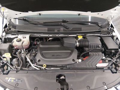 2023 Chrysler Pacifica — photo 9 view