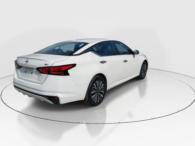 2024 Nissan Altima — photo 7 view