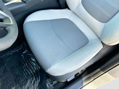 2024 Toyota RAV4 Hybrid — photo 18 view