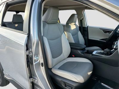 2024 Toyota RAV4 Hybrid — photo 27 view