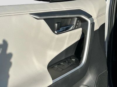 2024 Toyota RAV4 Hybrid — photo 17 view