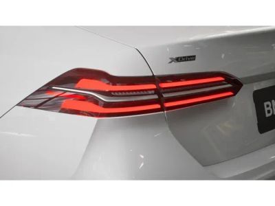 2027 BMW 5 Series — photo 8 view
