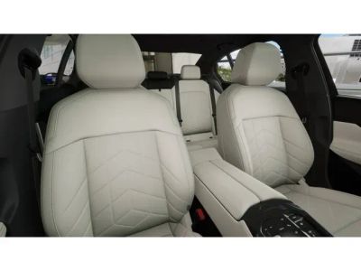 2027 BMW 5 Series — photo 11 view
