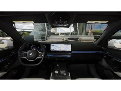 2027 BMW 5 Series — photo 10 view