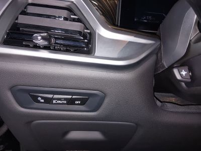 2025 BMW X5 - Photo 13