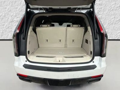 2024 Cadillac Escalade — photo 12 view