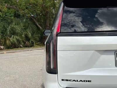 2024 Cadillac Escalade — photo 10 view