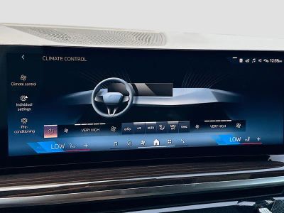 2026 BMW X5 — photo 15 view