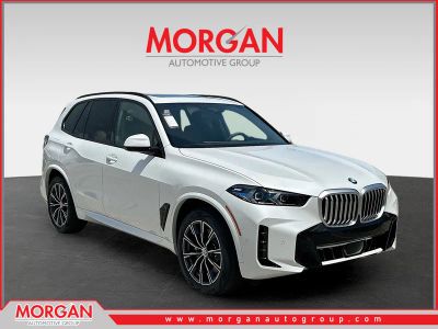 2026 BMW X5 xDrive40i in Mineral White Metallic — front three-quarter view
