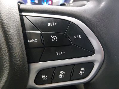 2023 Chrysler Pacifica — photo 18 view