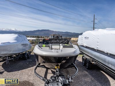 2022 TRACKER Tahoe - Photo 2