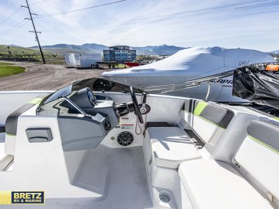 2022 TRACKER Tahoe - Photo 15