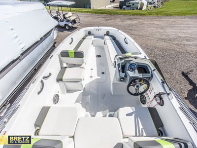 2022 TRACKER Tahoe - Photo 11