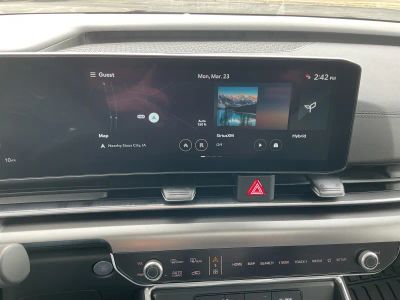 2026 Kia Carnival Hybrid — photo 11 view
