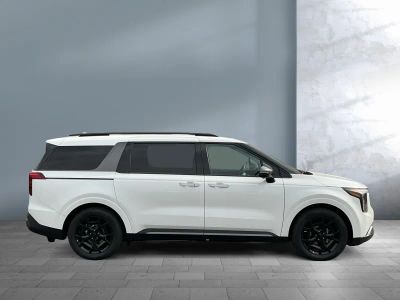 2026 Kia Carnival Hybrid — photo 7 view