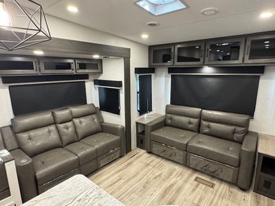 2026 Venture SportTrek - Photo 8