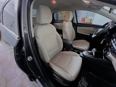 2022 Kia Forte — photo 26 view