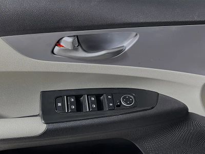 2022 Kia Forte — photo 13 view