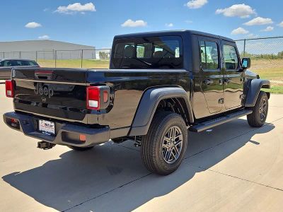 2026 Jeep Gladiator — detail view