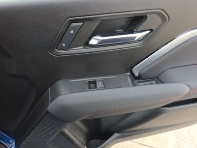 2024 Chevrolet Colorado — photo 21 view