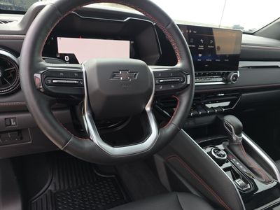 2024 Chevrolet Colorado — photo 12 view