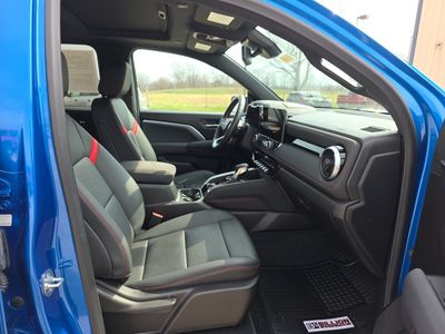 2024 Chevrolet Colorado — photo 15 view