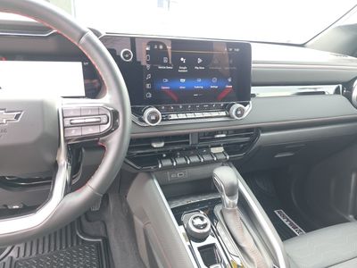 2024 Chevrolet Colorado — photo 13 view