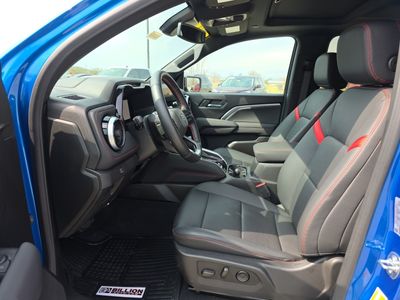 2024 Chevrolet Colorado — photo 9 view