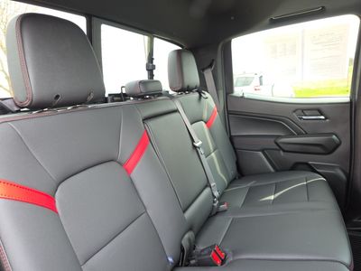 2024 Chevrolet Colorado — photo 14 view