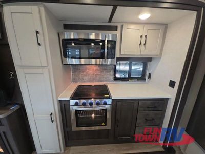 2022 CrossRoads RV Cruiser Aire — photo 11 view
