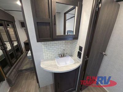 2022 CrossRoads RV Cruiser Aire — photo 25 view