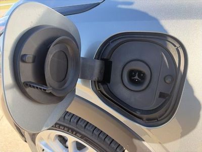 2027 Chevrolet Bolt - Photo 11
