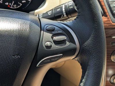 2017 Nissan Pathfinder — photo 24 view