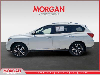 2017 Nissan Pathfinder — engine compartment view