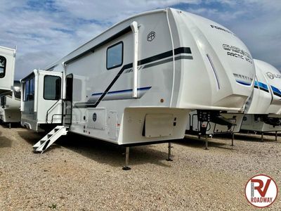 2026 Cherokee Arctic Wolf 38DST - Photo 3